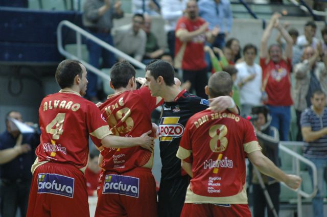 ElPozo Murcia FS premia el juego limpio, la integración e interculturalidad del Campeonato mixto de Los Rosales invitándoles al choque ante Navarra - 1, Foto 1