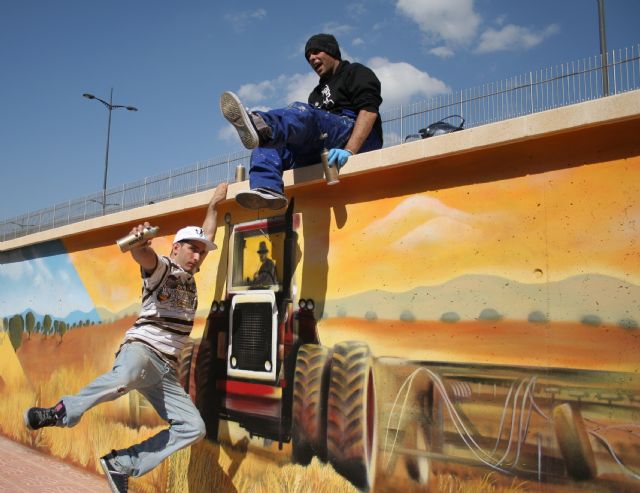 ELPOZO ALIMENTACIN contrata dos graffiteros profesionales para decorar sus instalaciones, Foto 3