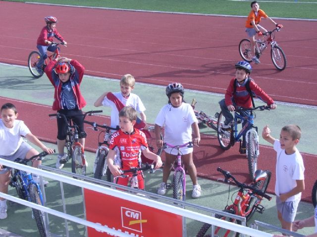 El Colegio Reina Sofía se proclamó subcampeón regional benjamín masculino por equipos en la final regional de duatlon de deporte escolar - 2, Foto 2