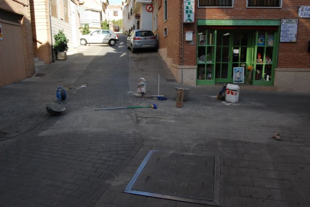 Puesta a punto las calles por las que pasan los recorridos de los desfiles de Semana Santa - 3, Foto 3