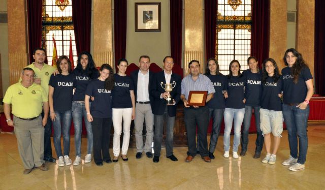 El Alcalde Cámara felicita al ´Voley Murcia´ tras su ascenso a la Superliga - 1, Foto 1