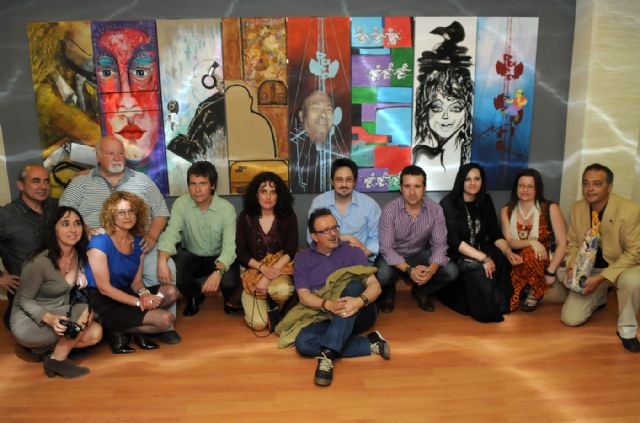 Ocho pintores realizan un mural como homenaje póstumo al periodista Mariano Velázquez - 1, Foto 1