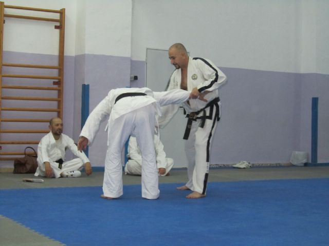 Deporte de alto nivel y defensa personal en la escuela de taekwondo de La Unión - 2, Foto 2