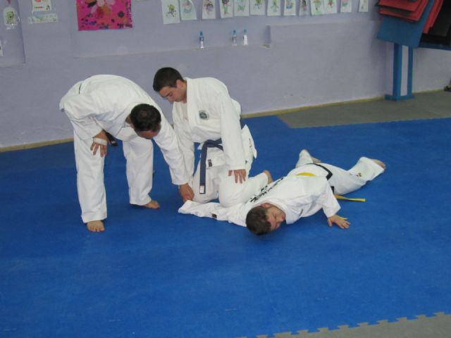 Deporte de alto nivel y defensa personal en la escuela de taekwondo de La Unión - 3, Foto 3