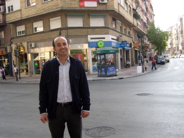 López propone crear entornos agradables para convertir Murcia en ciudad de compras e incentivar el pequeño comercio - 1, Foto 1