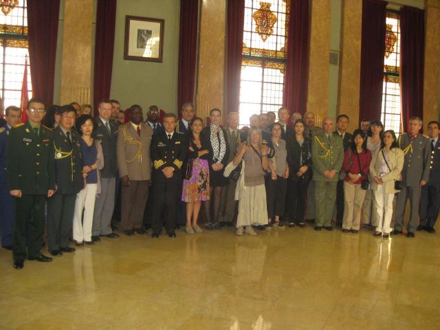 Fuentes da la bienvenida a los Agregados de Defensa, Militares, Navales, Aéreos y de Armamento acreditados en España - 1, Foto 1