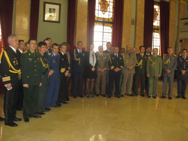 Fuentes da la bienvenida a los Agregados de Defensa, Militares, Navales, Aéreos y de Armamento acreditados en España - 2, Foto 2