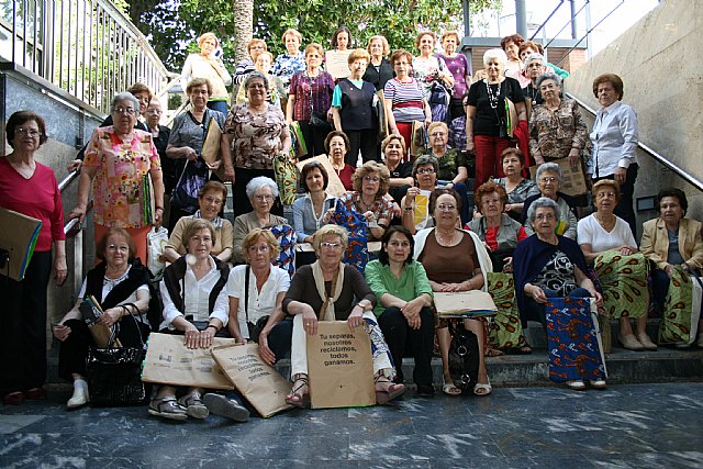 La obra de teatro ‘Verde que te quiero verde’ enseña a reciclar a los santomeranos - 1, Foto 1
