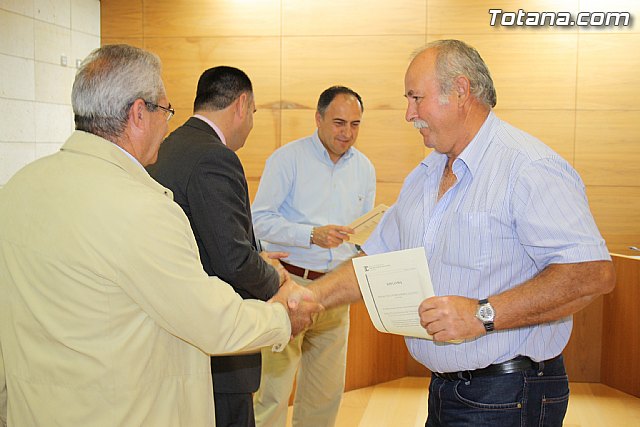 48 desempleados han obtenido la tarjeta profesional de la construccin cuya formacin ha sido impulsada por AEMCO en colaboracin con el ayuntamiento - 18