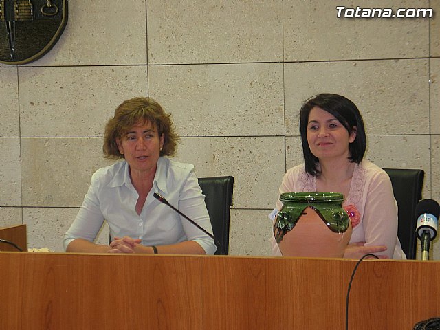 El alcalde y la concejal de Turismo reciben a los alumnos del IES 