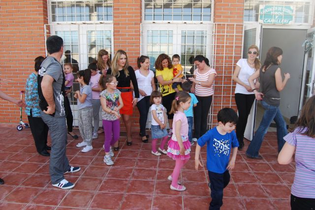 Más de doscientos niños y jóvenes disfrutan diariamente de las edutecas en barrios y en la pedanía de el Paretón, Foto 5