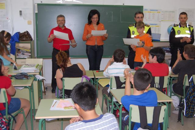 Los escolares del colegio Dolores Escámez de Lorquí, diplomados en educación vial - 1, Foto 1
