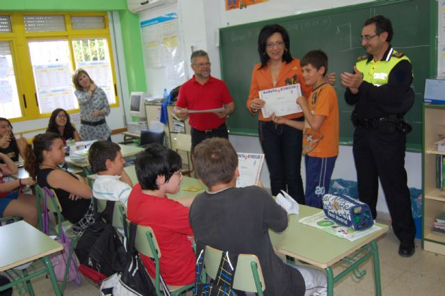 Los escolares del colegio Dolores Escámez de Lorquí, diplomados en educación vial - 3, Foto 3