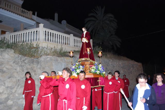 El Santísimo Cristo de la Salvación desfila en la Barriada Virgen del Oro - 1, Foto 1