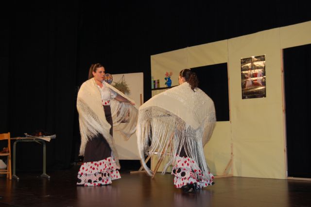 El grupo de teatro IES Villa de Alguazas representan La zapatera prodigiosa - 1, Foto 1