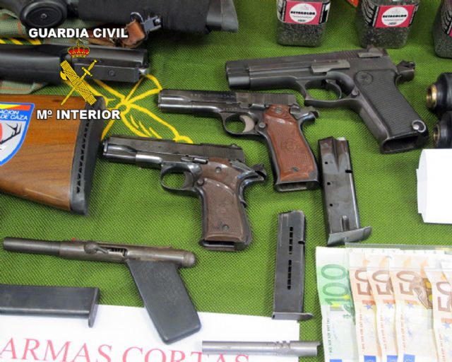 La Guardia Civil desmantela un polvorín clandestino en la comarca del Noroeste - 3, Foto 3