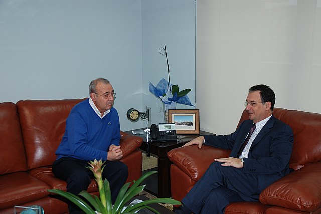 Política Social mantiene los programas de empleo y las ayudas de comedor con Cáritas y Jesús Abandonado - 1, Foto 1