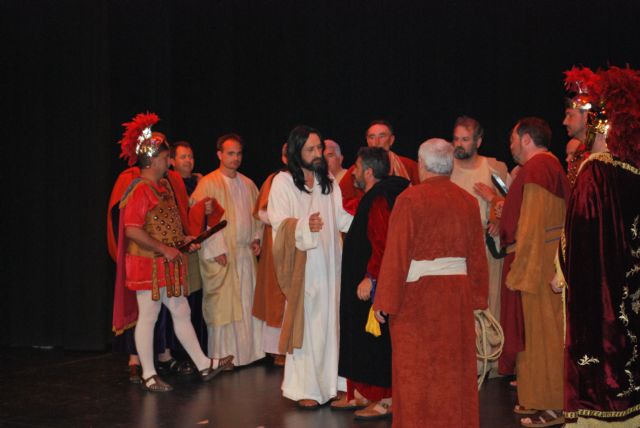 El Teatro Cervantes acogió el Auto del Prendimiento y la Bocina - 5, Foto 5