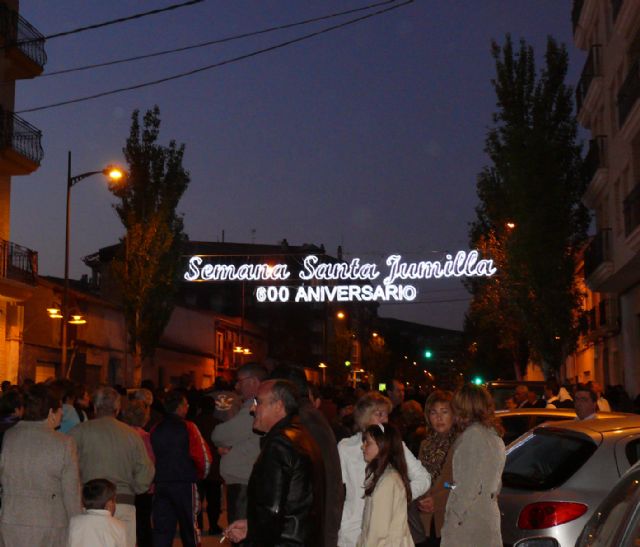 El ayuntamiento instala una iluminación especial con motivo del 600 aniversario de la Semana Santa - 1, Foto 1