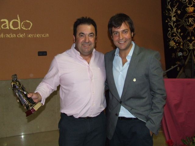 La Cofradía del Stmo. Cristo de la Sentencia de Jumilla distingue a dos de sus hermanos - 3, Foto 3