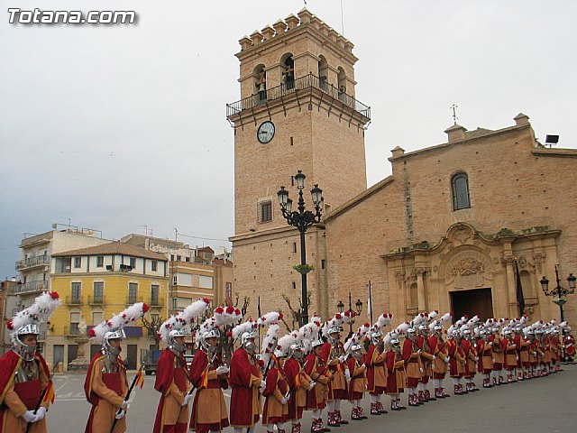 El alcalde de Totana hizo la tradicional entrega de la bandera a Los Armaos - 3