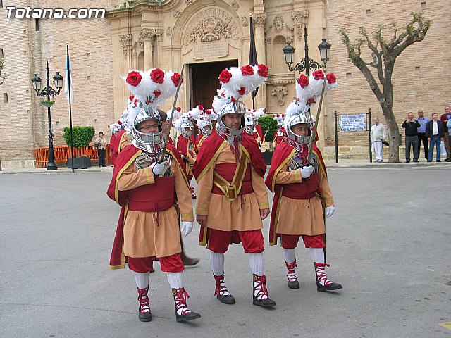 El alcalde de Totana hizo la tradicional entrega de la bandera a Los Armaos - 4