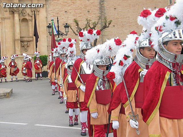 El alcalde de Totana hizo la tradicional entrega de la bandera a Los Armaos - 10