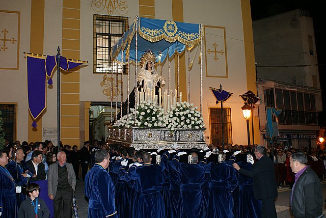 La Virgen de Los Dolores mostró su esplendor durante la Procesión del Dolor y del Santo Entierro 2011 - 1, Foto 1