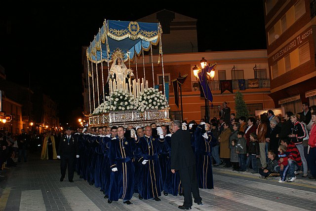 La Virgen de Los Dolores mostró su esplendor durante la Procesión del Dolor y del Santo Entierro 2011 - 3, Foto 3