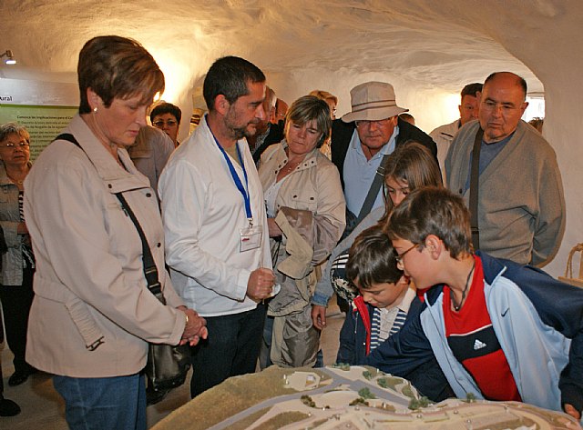 Más de 1.000 personas visitan en Semana Santa la nueva ruta turística y cultural que forman las casas cueva tematizadas de Puerto Lumbreras - 2, Foto 2