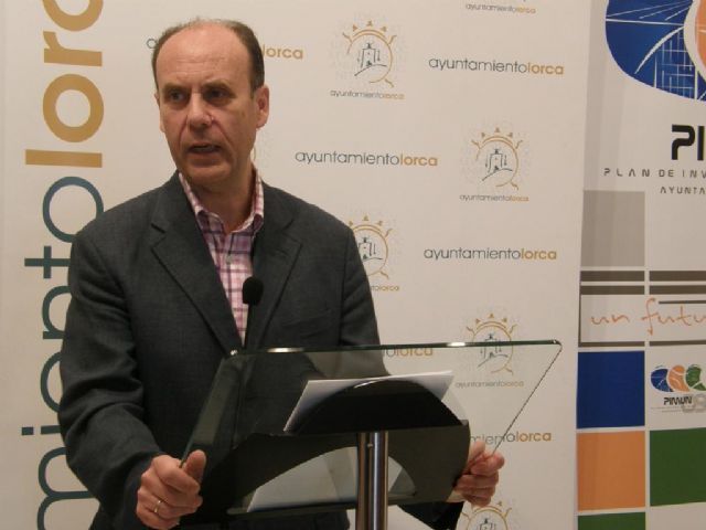 La Biblioteca Infantil y Juvenil de Lorca organiza una exposición sobre cuentos infantiles celebrando el Día del Libro - 1, Foto 1