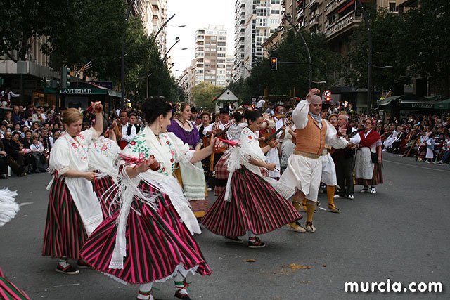 El grupo de coros y danzas Ciudad de Totana participa hoy en el Bando de la Huerta de Murcia, Foto 1