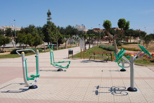 La concejalía de Parques y Jardines coloca cuatro nuevos circuitos biosaludables en parques del municipio que ya cuenta con un total de seis - 1, Foto 1