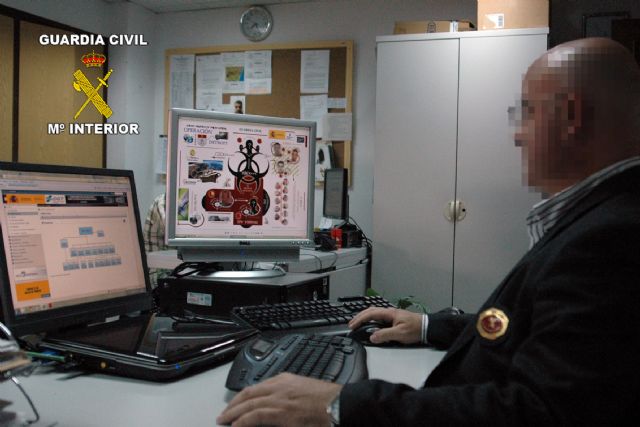 La Guardia Civil desarticula una Red Internacional de estafadores por el método de Phishing - 1, Foto 1