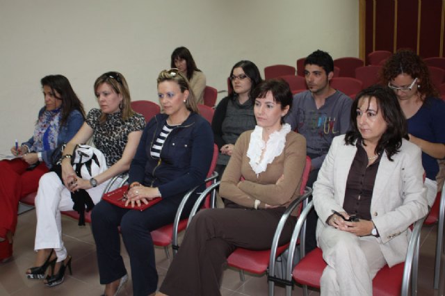 El ayuntamiento de Torre-Pacheco firma un convenio con FAMDIF - 1, Foto 1