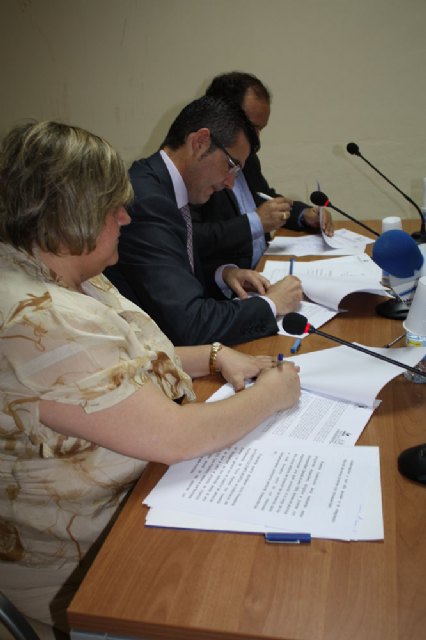 El ayuntamiento de Torre-Pacheco firma un convenio con FAMDIF - 3, Foto 3