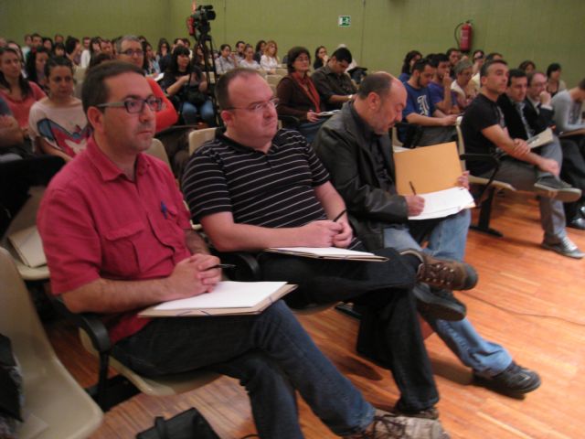 Over one hundred people from different parts of Spain participate in the training seminar "Working with people build community", Foto 2