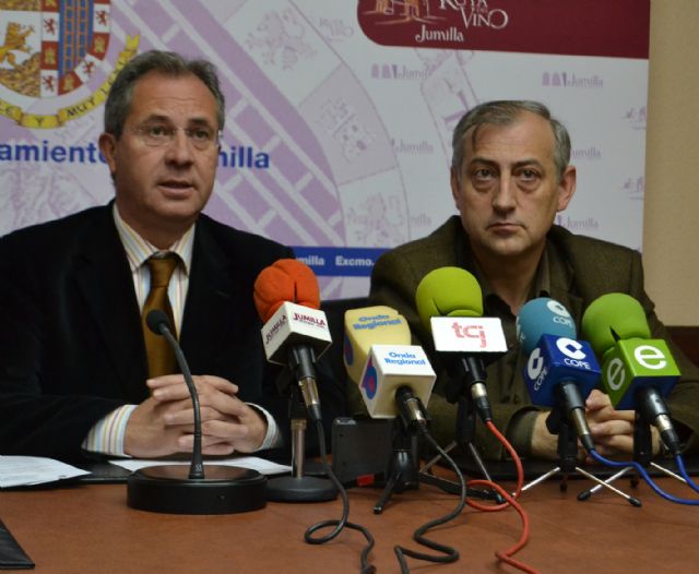 Se da cuenta de los convenios acordados entre el ayuntamiento y la Junta Central de Hermandades - 1, Foto 1