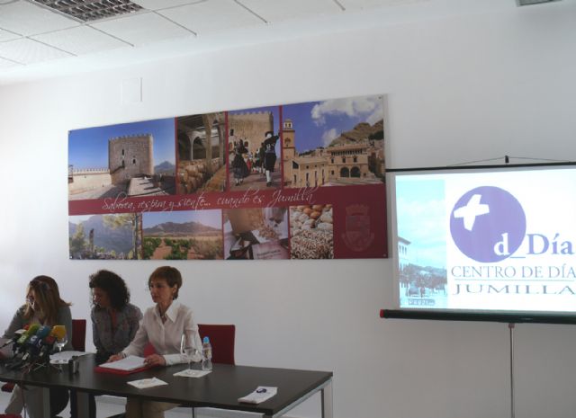En un mes comenzará a funcionar el Centro de Día de Jumilla, cuyos servicios ha presentado hábitat cultural - 1, Foto 1
