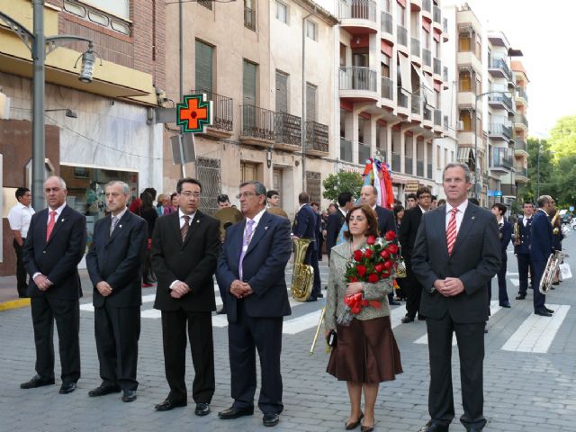 El Cristo procesionó el sábado por las calles de Jumilla y el domingo cientos de jumillanos participaron en la ofrenda de flores - 3, Foto 3