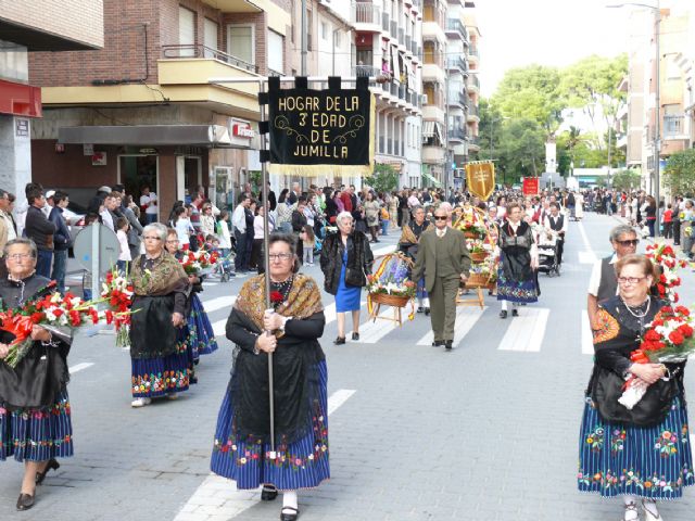 El Cristo procesionó el sábado por las calles de Jumilla y el domingo cientos de jumillanos participaron en la ofrenda de flores - 4, Foto 4