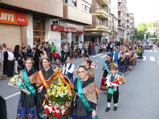 El Cristo procesionó el sábado por las calles de Jumilla y el domingo cientos de jumillanos participaron en la ofrenda de flores - 5, Foto 5
