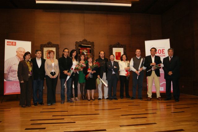 Begoña García Retegui anima a trabajar y darle la vuelta a La Unión y a la Región en un homenaje a dos históricos de la localidad - 2, Foto 2