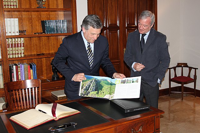 Valcárcel firmará un convenio con la Comisión Europea para apoyar la movilidad de las pymes murcianas - 1, Foto 1