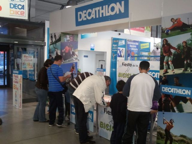 La XI Fiesta de la Bicicleta-Decabike supera ya las 2.000 inscripciones - 1, Foto 1
