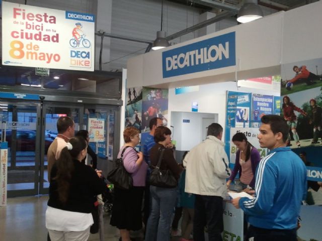 La XI Fiesta de la Bicicleta-Decabike supera ya las 2.000 inscripciones - 2, Foto 2