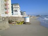 El temporal arrastra parte de las playas de La Manga y el Mar Menor