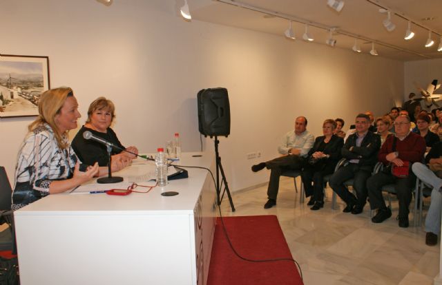 Isabel Durán ofreció en Puerto Lumbreras la conferencia 'Apogeo del periodismo de opinión: del periódico a la radio y a la televisión' - 1, Foto 1