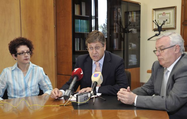 Bernal dice al dejar el Consejo de la Universidad de Murcia que vuelve a la política con mucha ilusión - 1, Foto 1