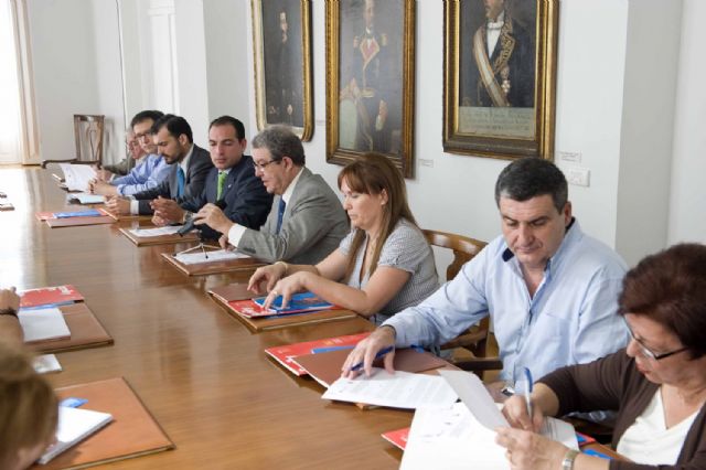 Las familias numerosas obtendrán descuentos en cerca de doscientos comercios del municipio - 1, Foto 1